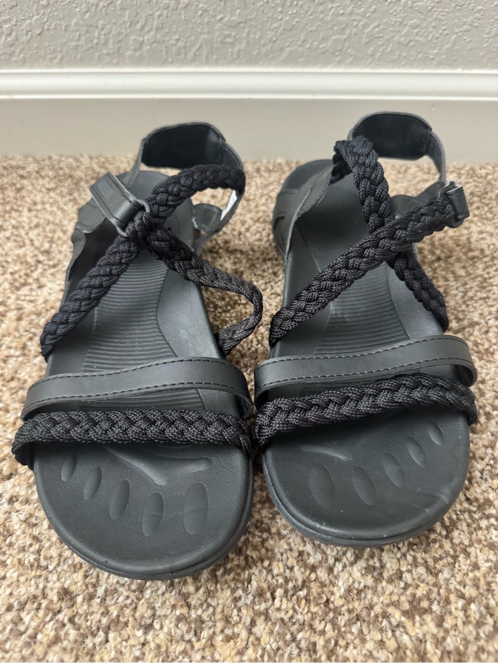 Women’s black hiking sport sandals